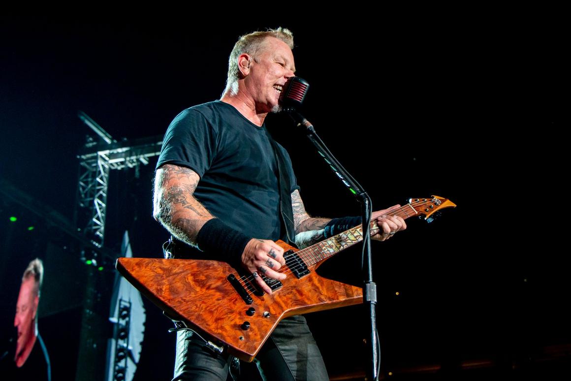 Photo gallery from the gig in Houston, TX shot on June 11, 2017
